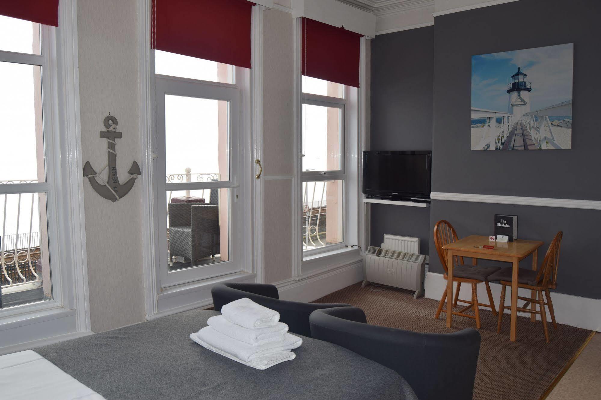 Bed and Breakfast The Blenheim Dawlish Exteriér fotografie