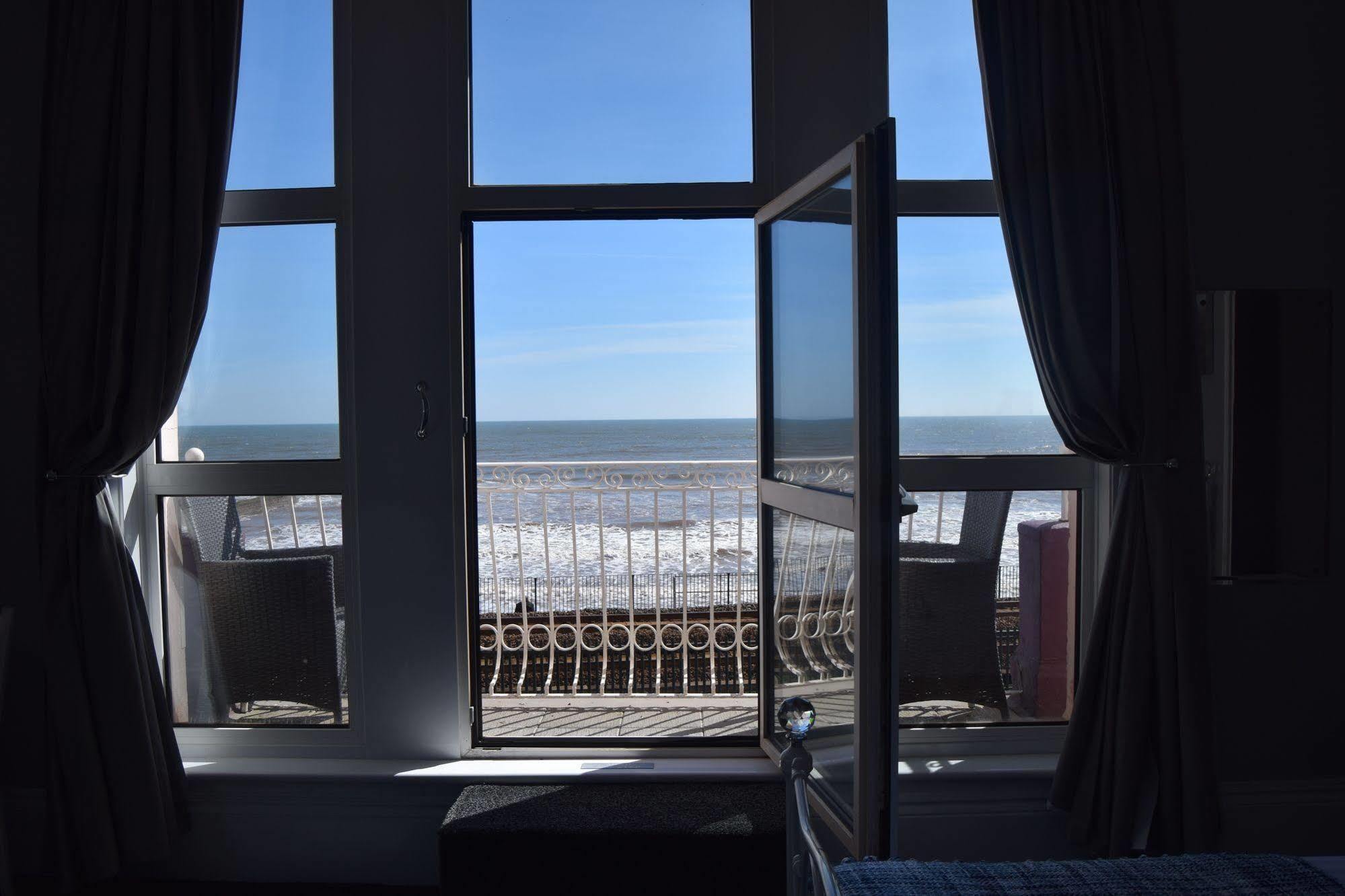 Bed and Breakfast The Blenheim Dawlish Exteriér fotografie