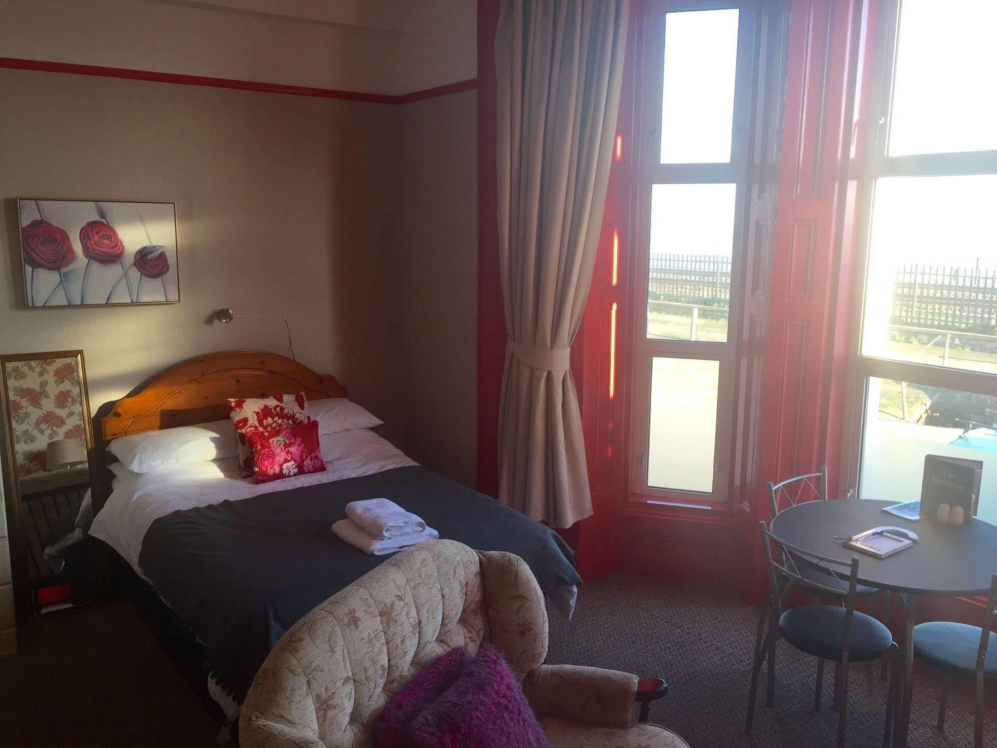 Bed and Breakfast The Blenheim Dawlish Exteriér fotografie