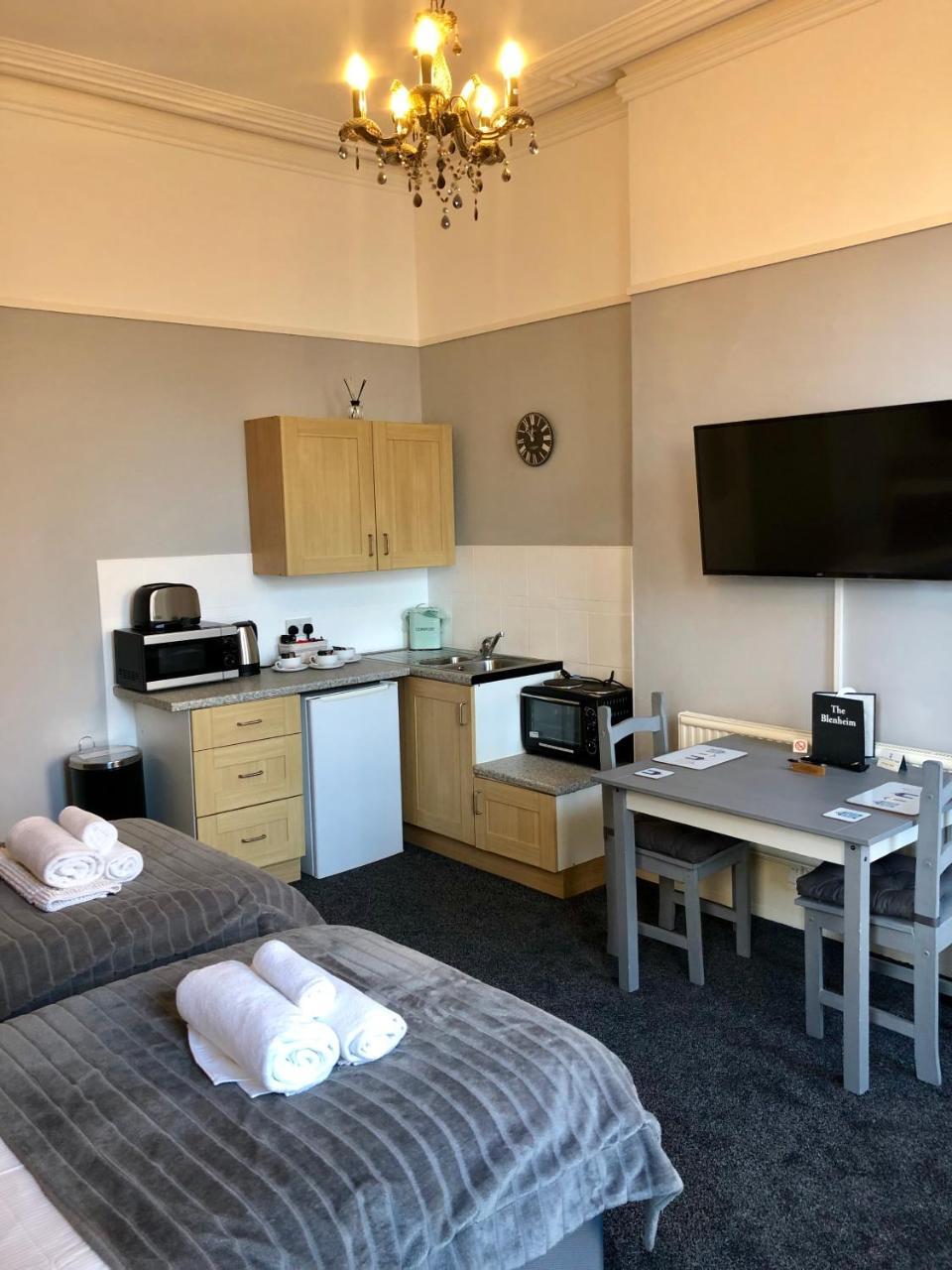Bed and Breakfast The Blenheim Dawlish Exteriér fotografie